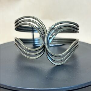 Paparazzi Silver Wave Bracelet